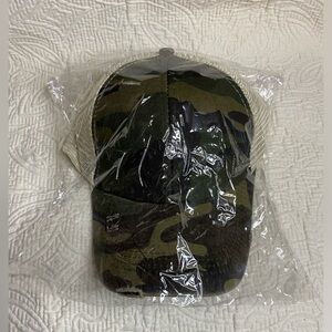 *NWT* Camo Ponytail Trucker Hat